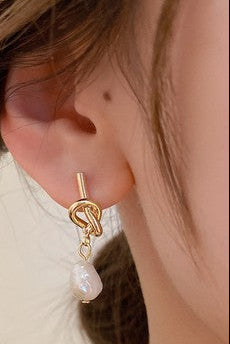 Knotty & Nice Pearl Earrings