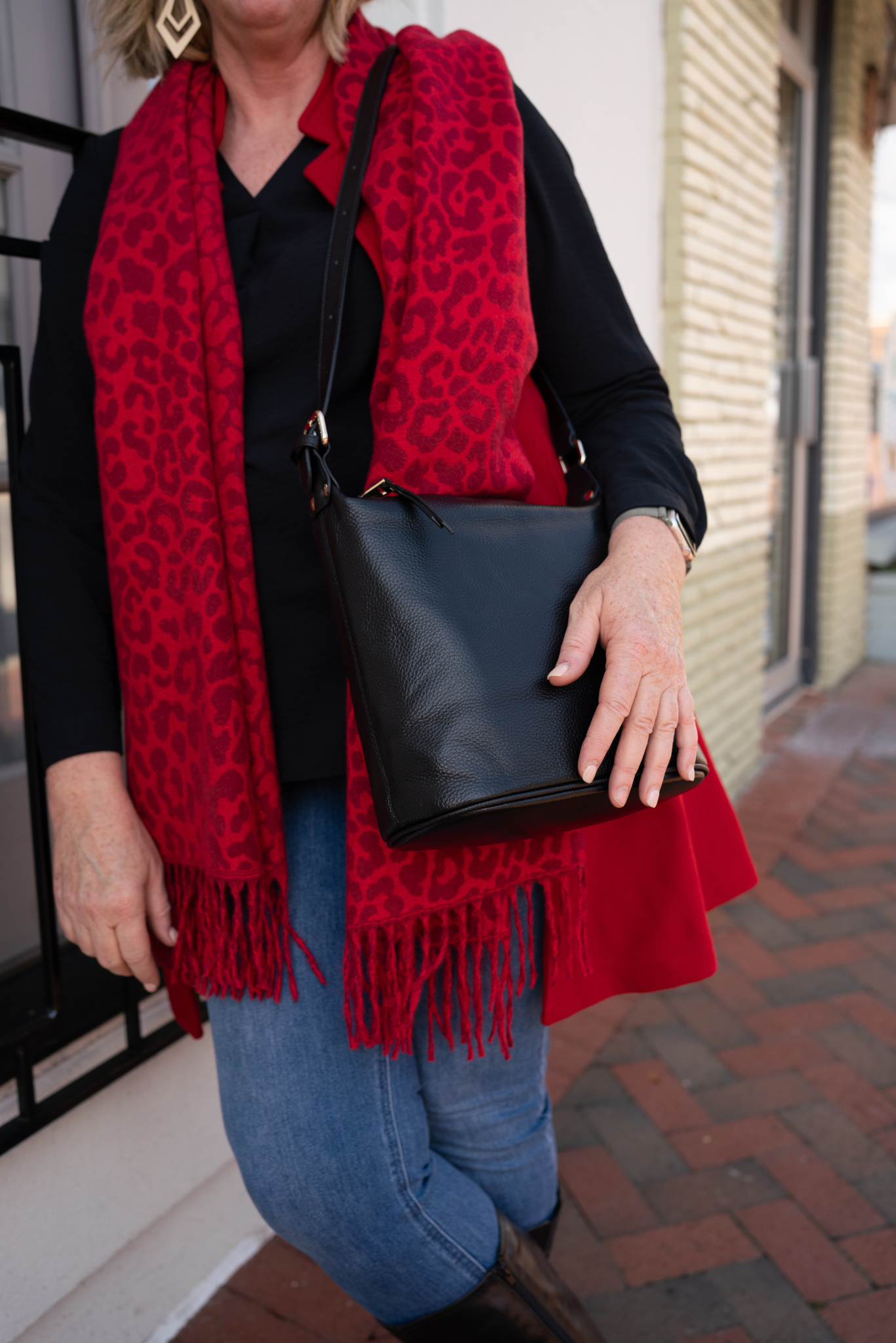 Lovely In Leopard Scarf - Red