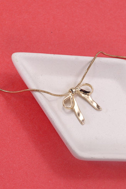 Perfect Finish Bow Necklace